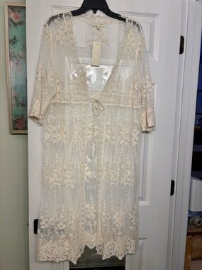 Ivory lace jacket/kimono/vest NWT